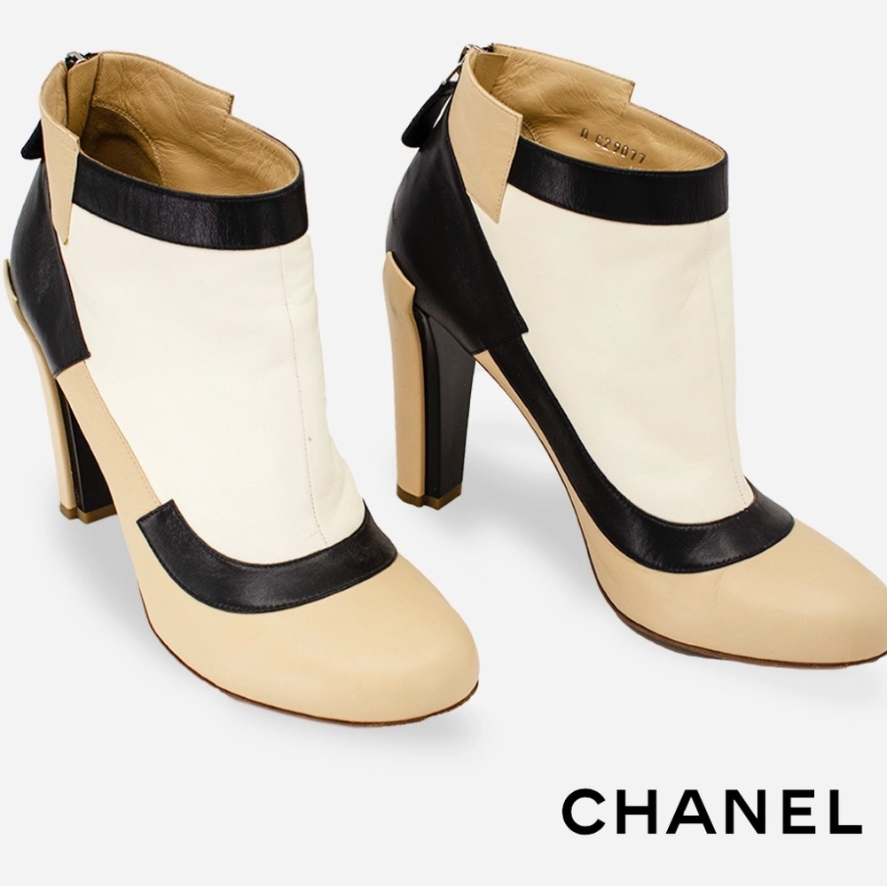 Chanel Bootie Black and Cream High Heels with Modern Silhouette